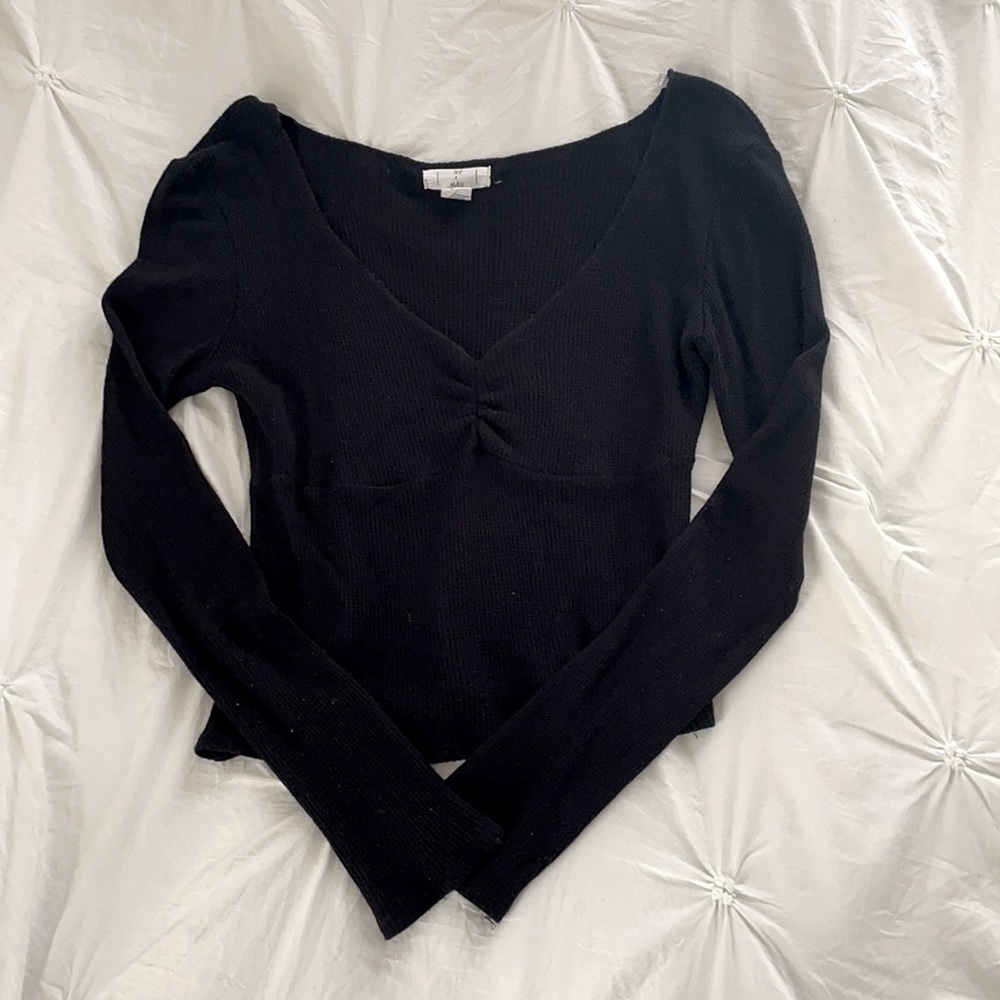 black long sleeve cinched top